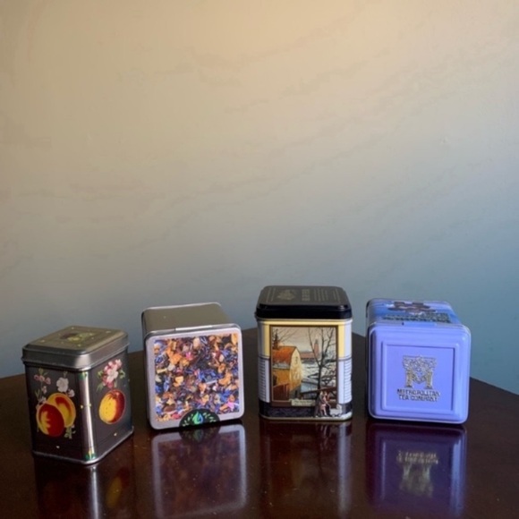 Lot of 11 Tea and Cookie Metal Tins with Lids - Picture 7 of 15